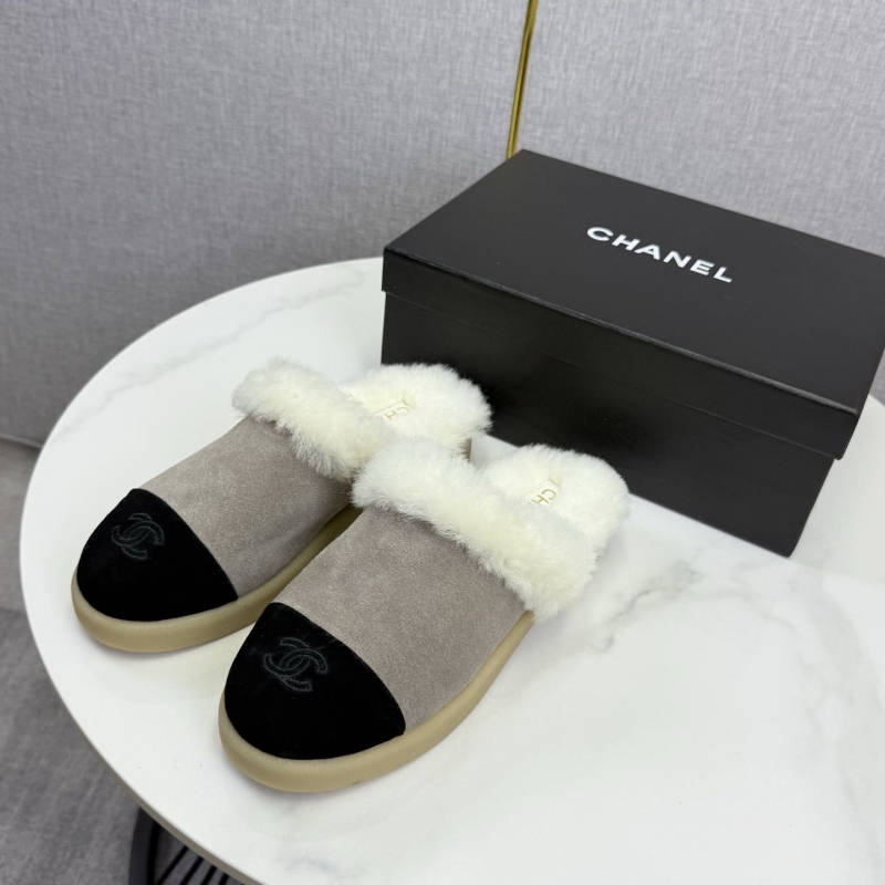 Ch**el slippers